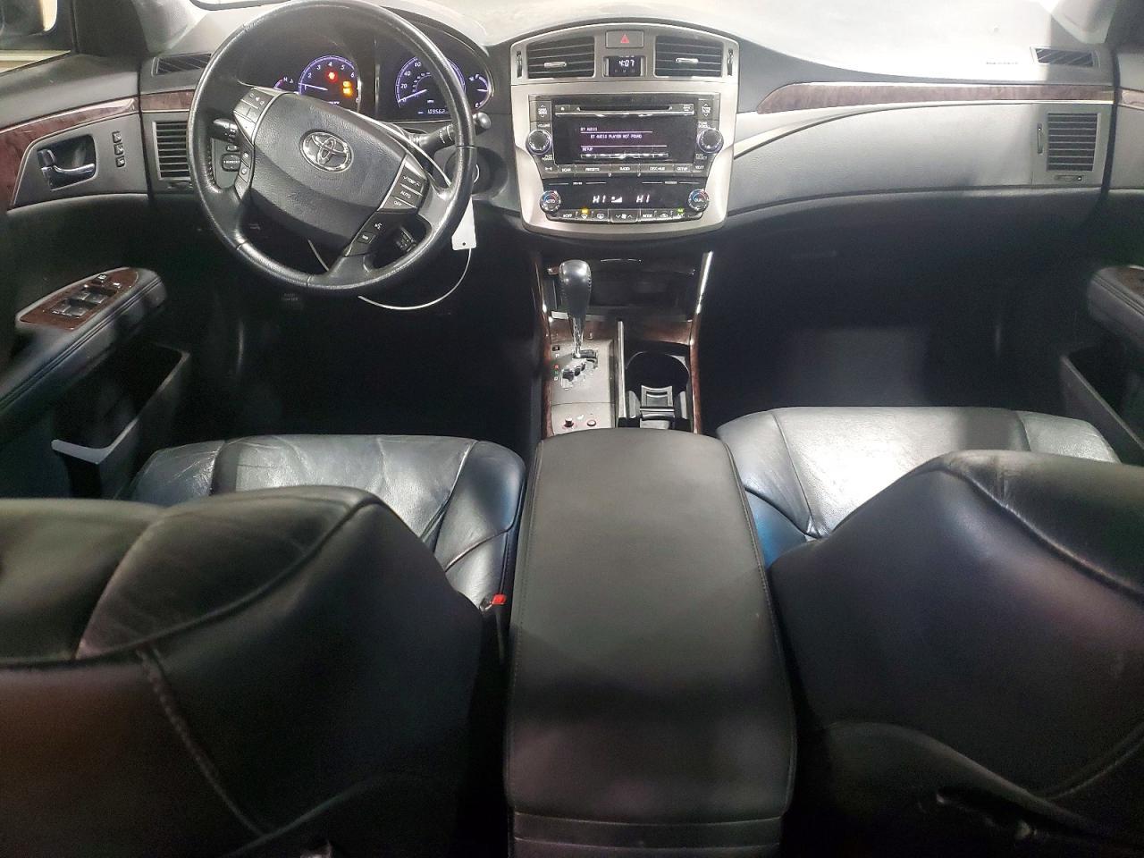 2011 TOYOTA Avalon