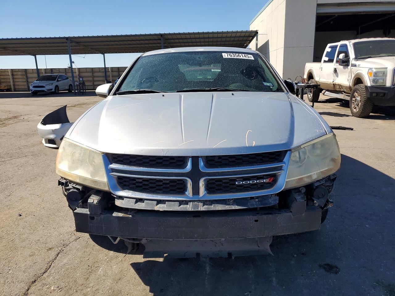 2012 DODGE Avenger