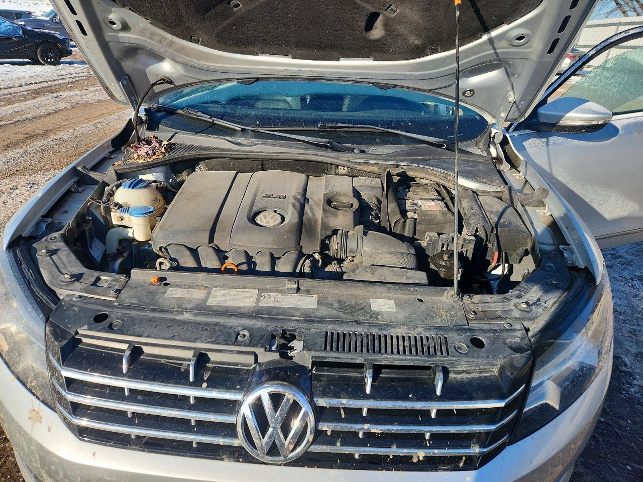2012 VOLKSWAGEN Passat