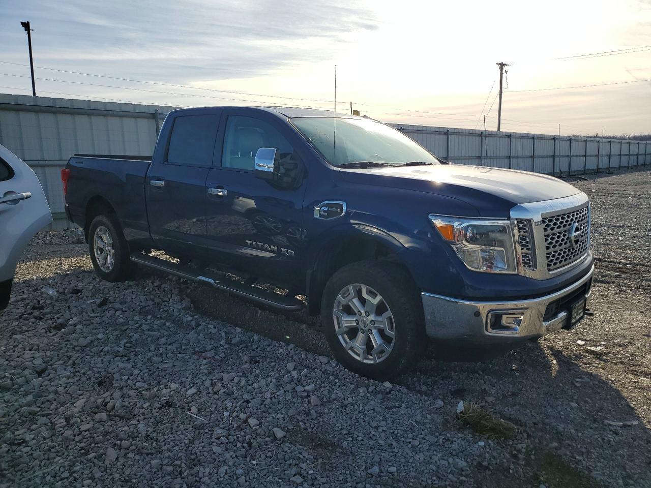 2016 NISSAN Titan