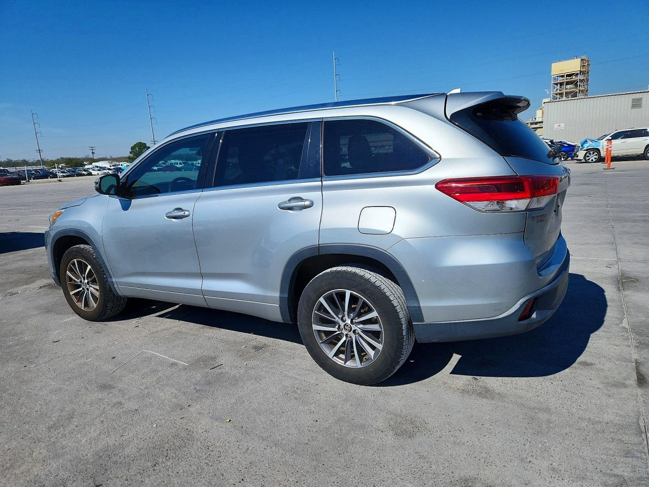 2018 TOYOTA HIGHLANDER