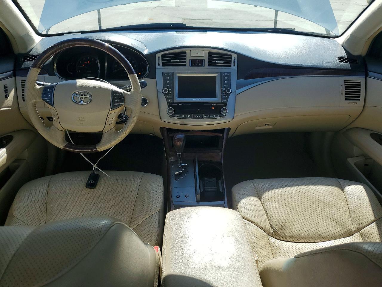 2011 TOYOTA Avalon