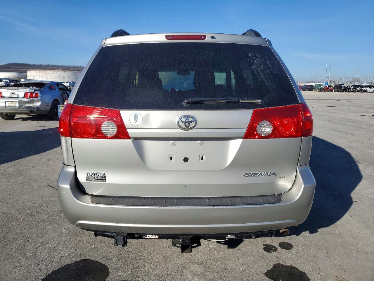 2007 TOYOTA SIENNA