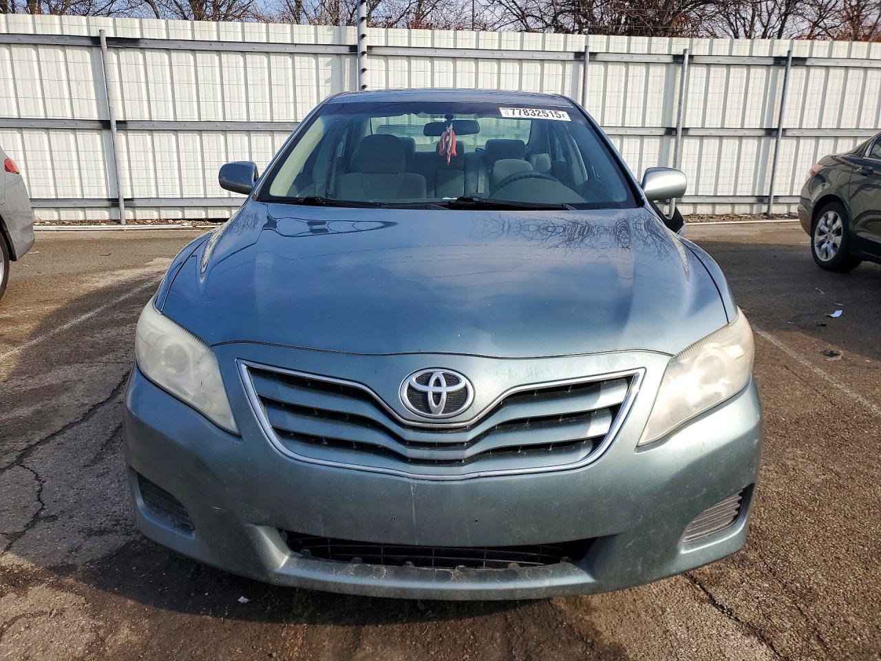2011 TOYOTA CAMRY