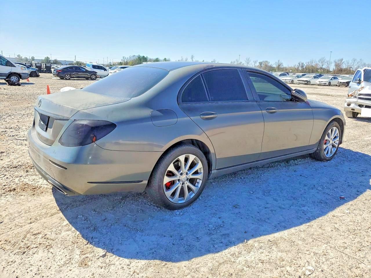2017 MERCEDES-BENZ E-Class