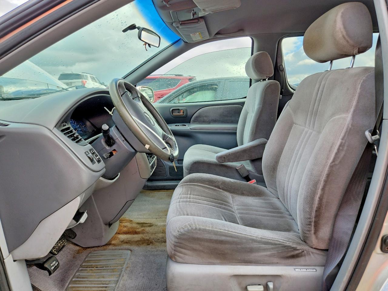 2003 TOYOTA SIENNA