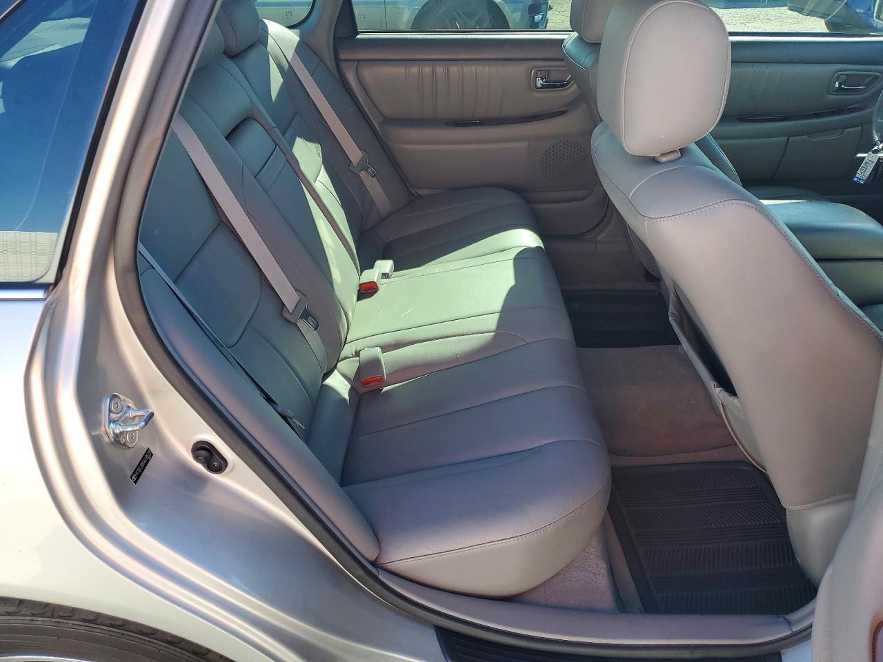 2004 TOYOTA Avalon