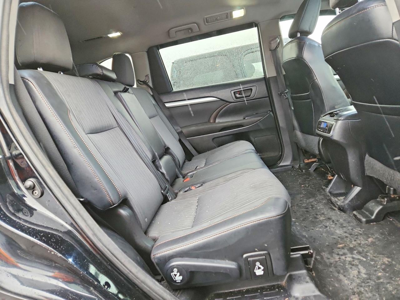 2016 TOYOTA HIGHLANDER