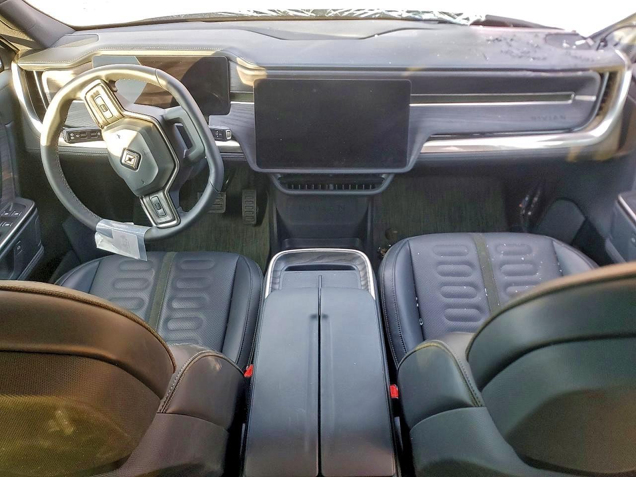 2025 RIVIAN R1s