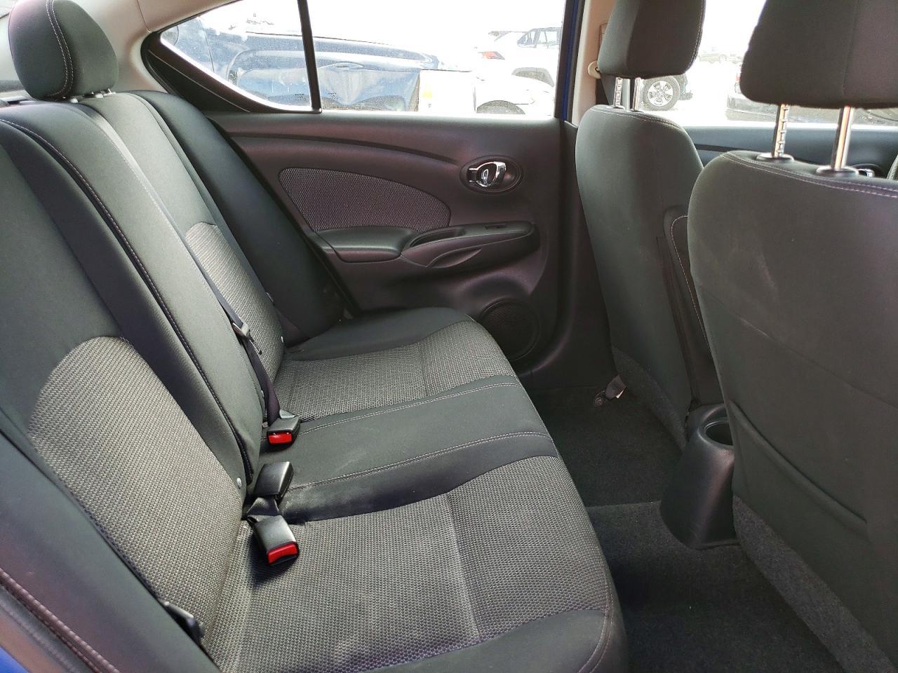 2015 NISSAN VERSA
