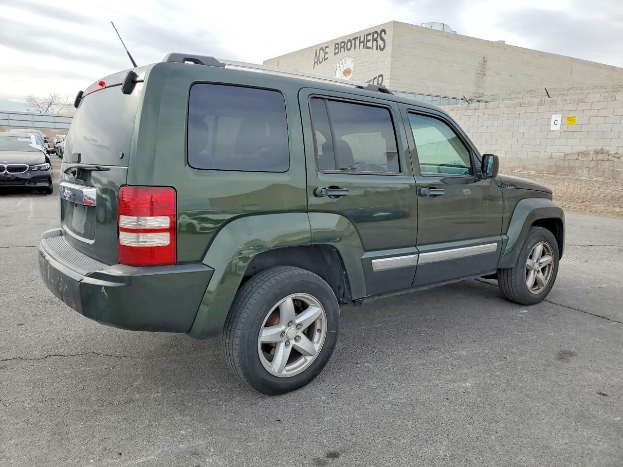 2011 JEEP Liberty