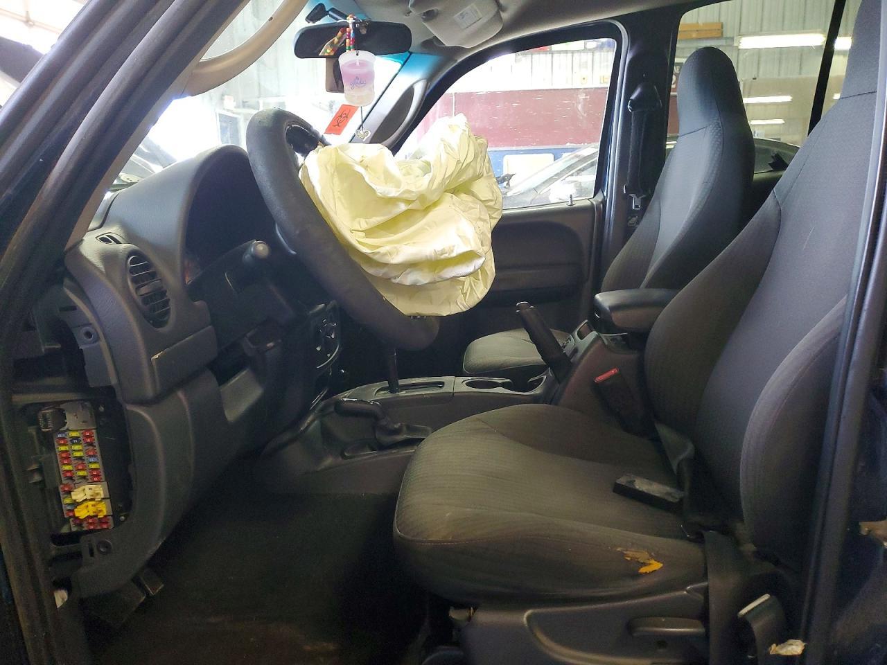 2004 JEEP Liberty