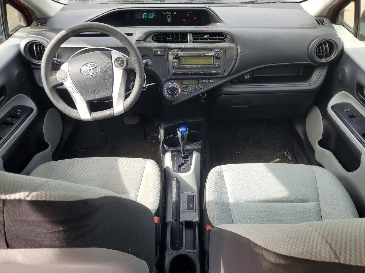 2013 TOYOTA Prius c