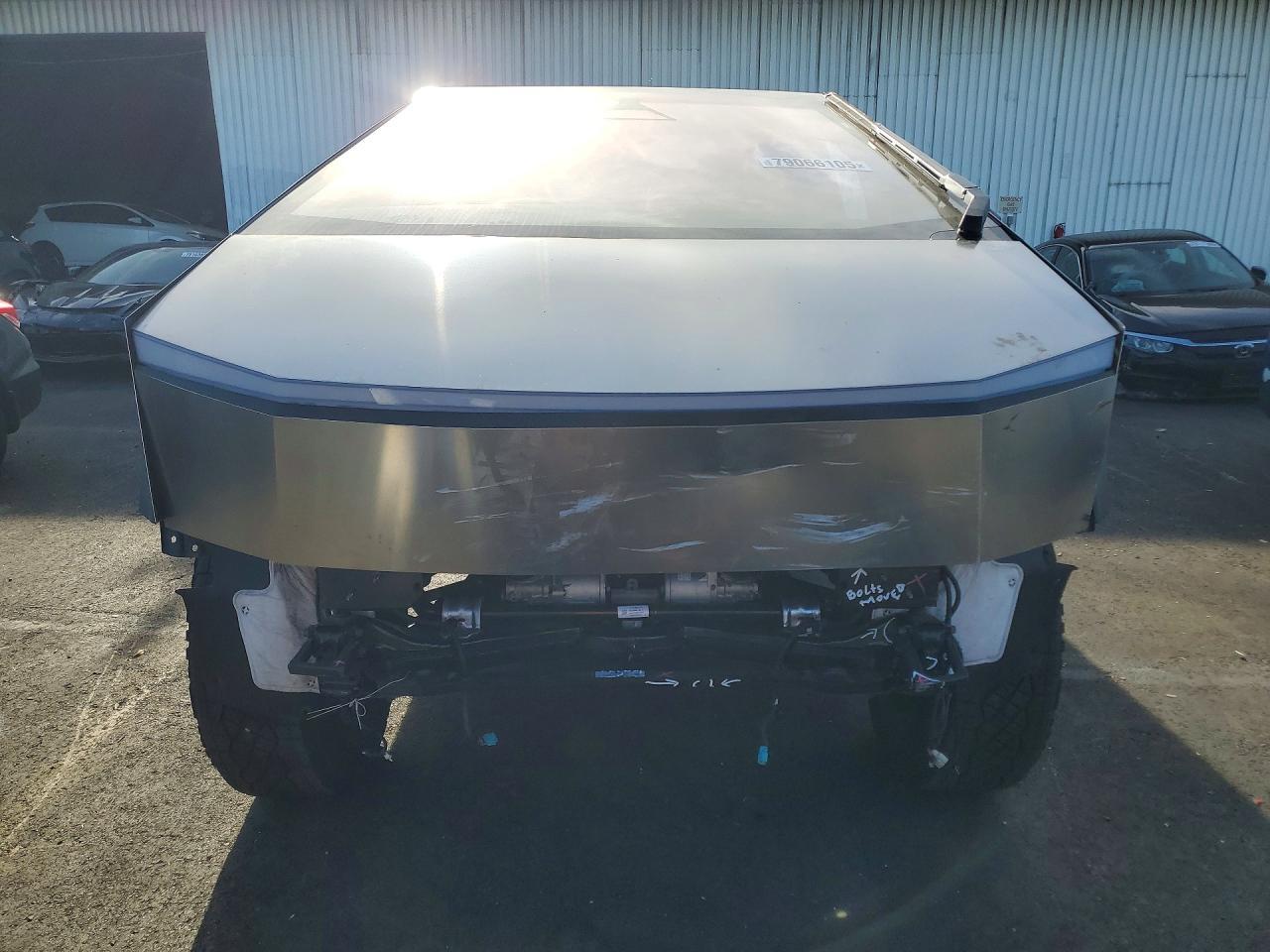 2025 TESLA Cybertruck