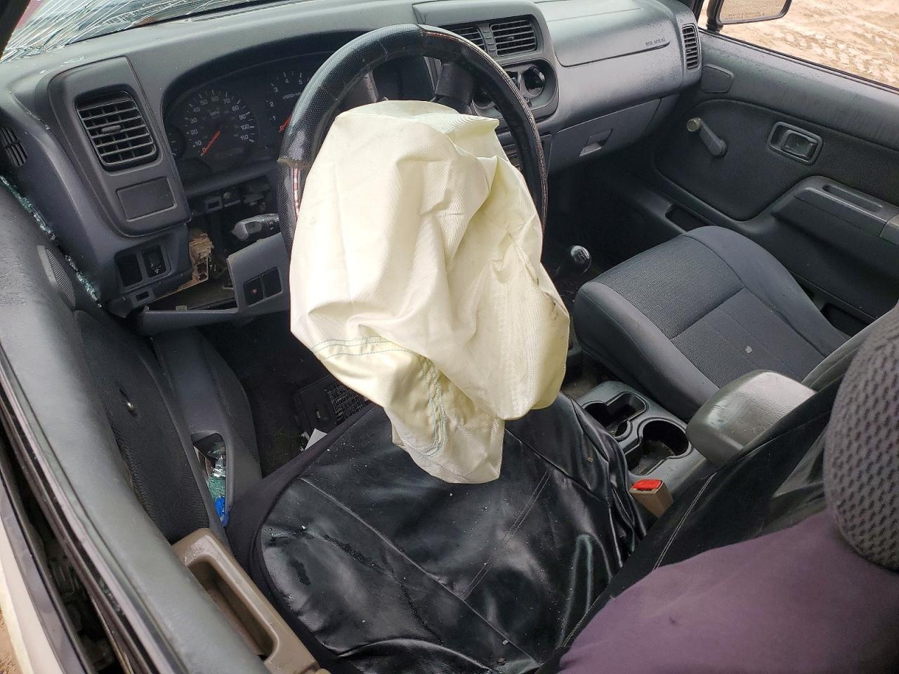 2001 NISSAN Frontier
