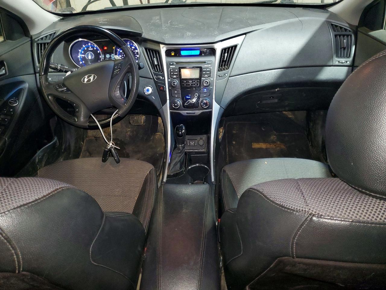 2011 HYUNDAI SONATA