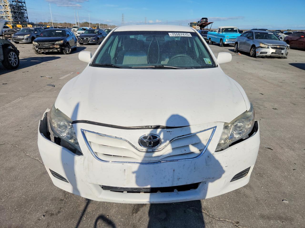 2011 TOYOTA CAMRY