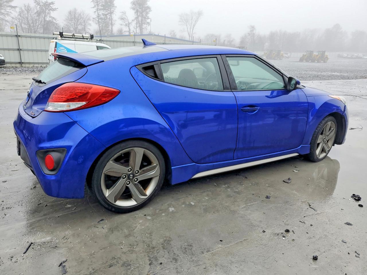2013 HYUNDAI VELOSTER