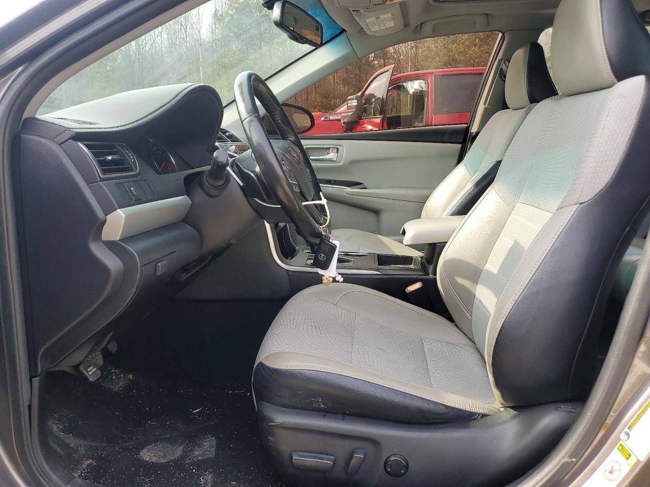 2016 TOYOTA CAMRY