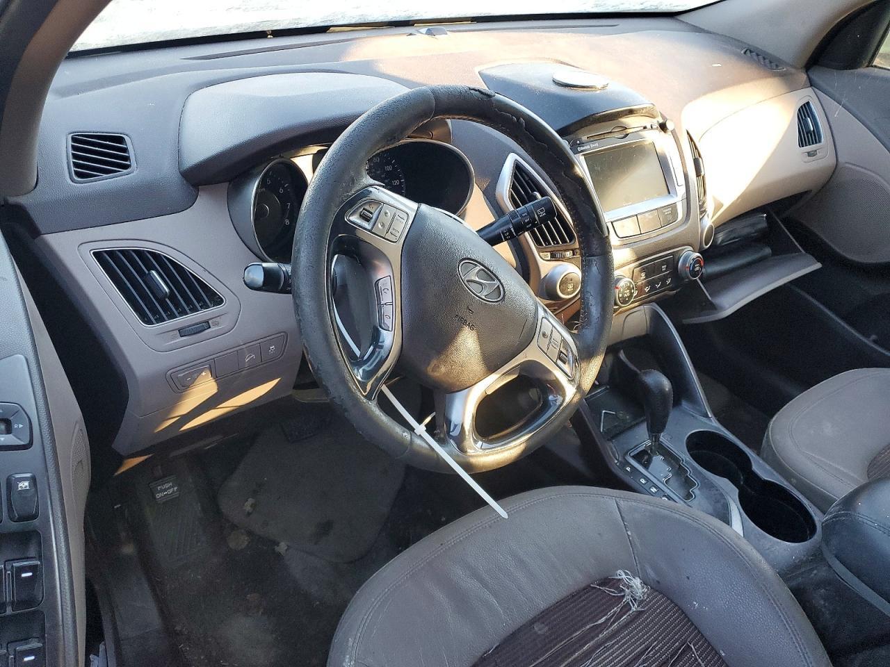 2011 HYUNDAI TUCSON