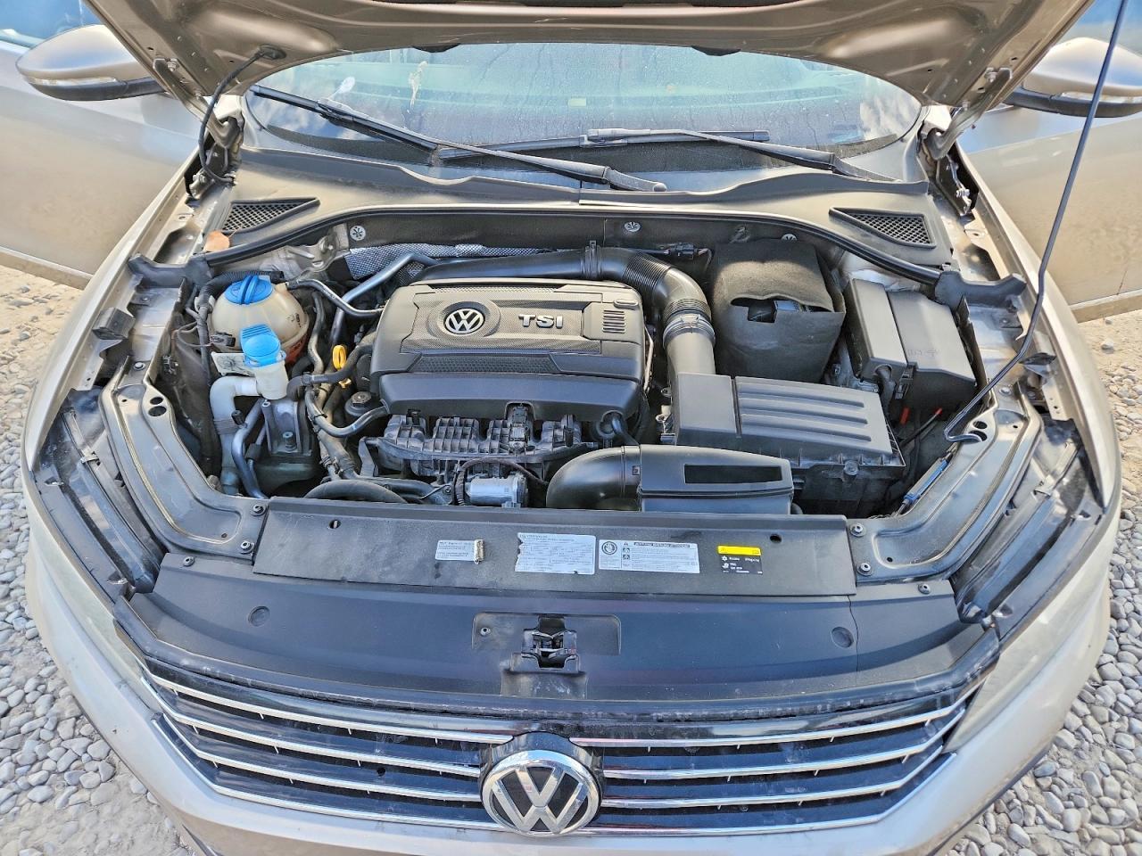 2016 VOLKSWAGEN Passat