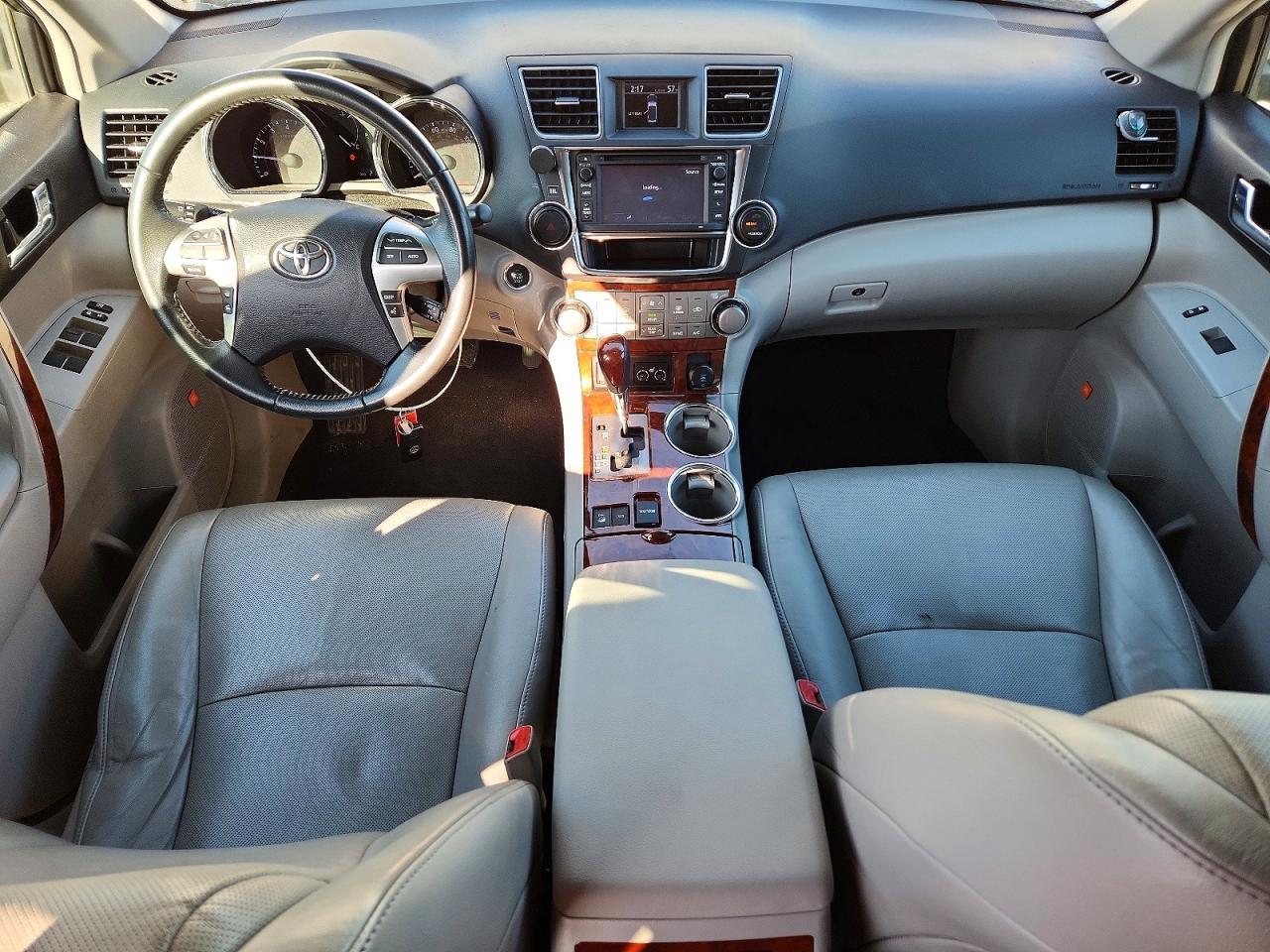 2013 TOYOTA HIGHLANDER
