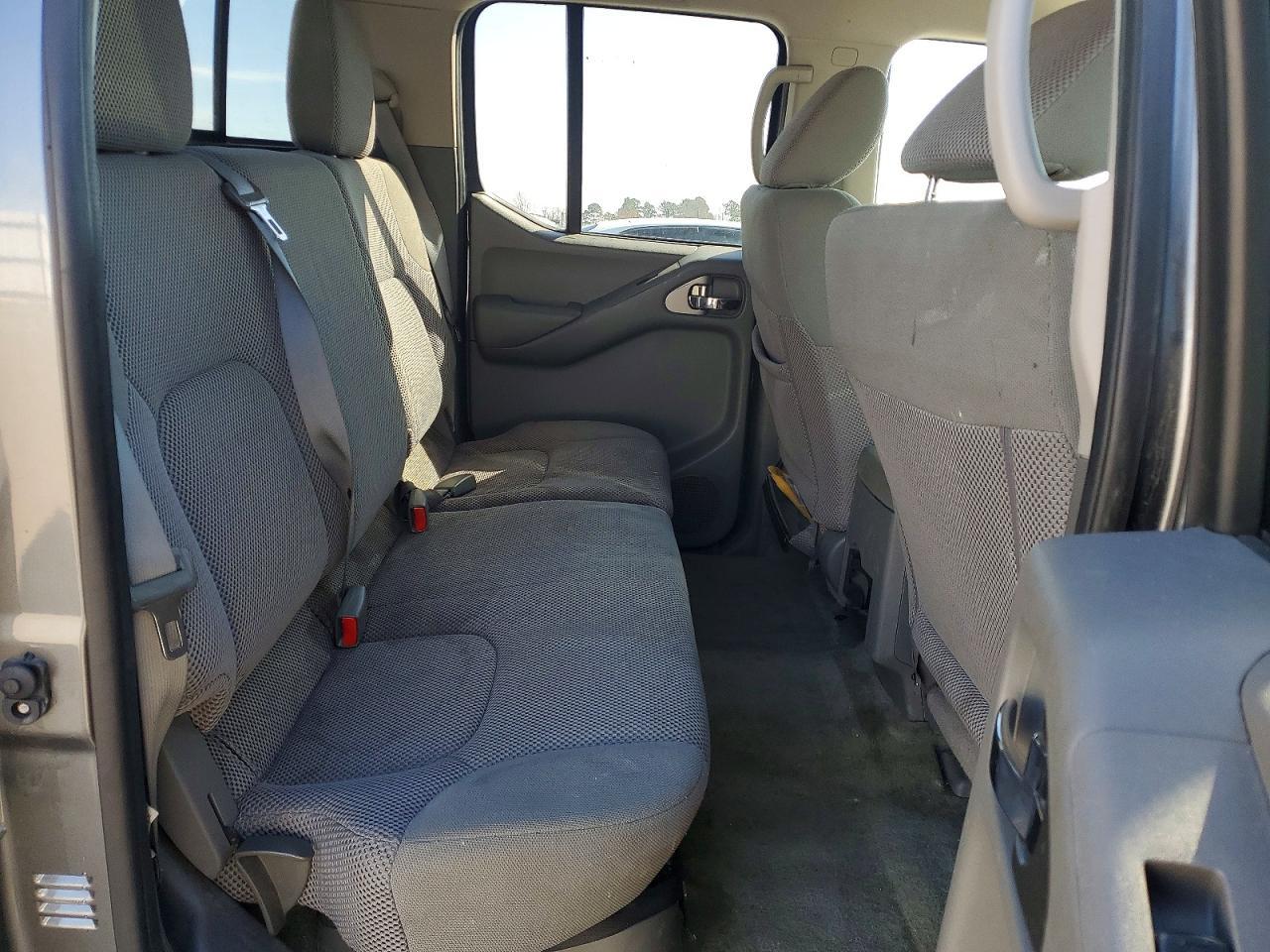 2017 NISSAN Frontier