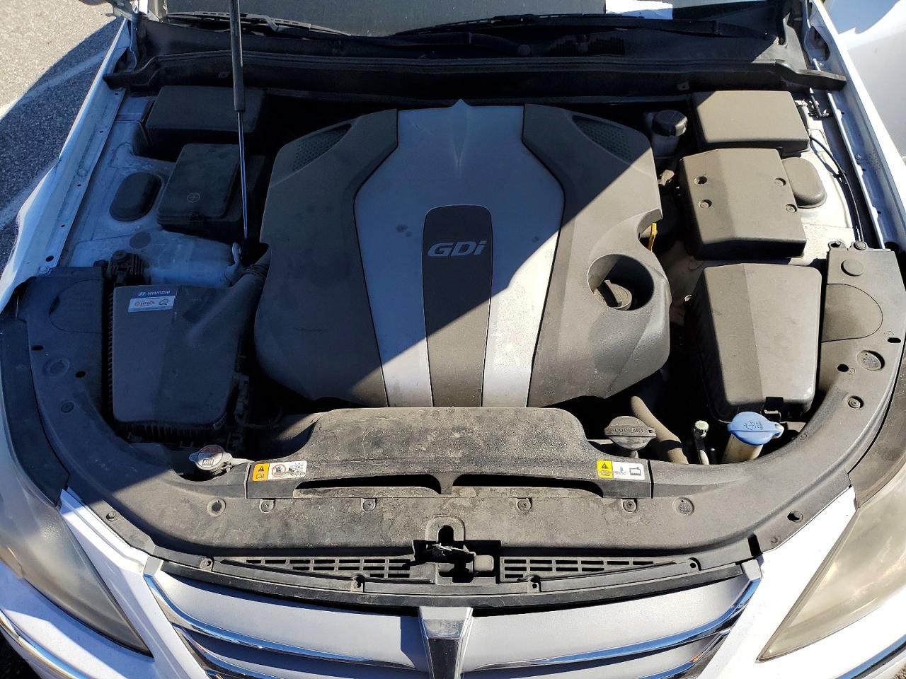 2014 HYUNDAI GENESIS