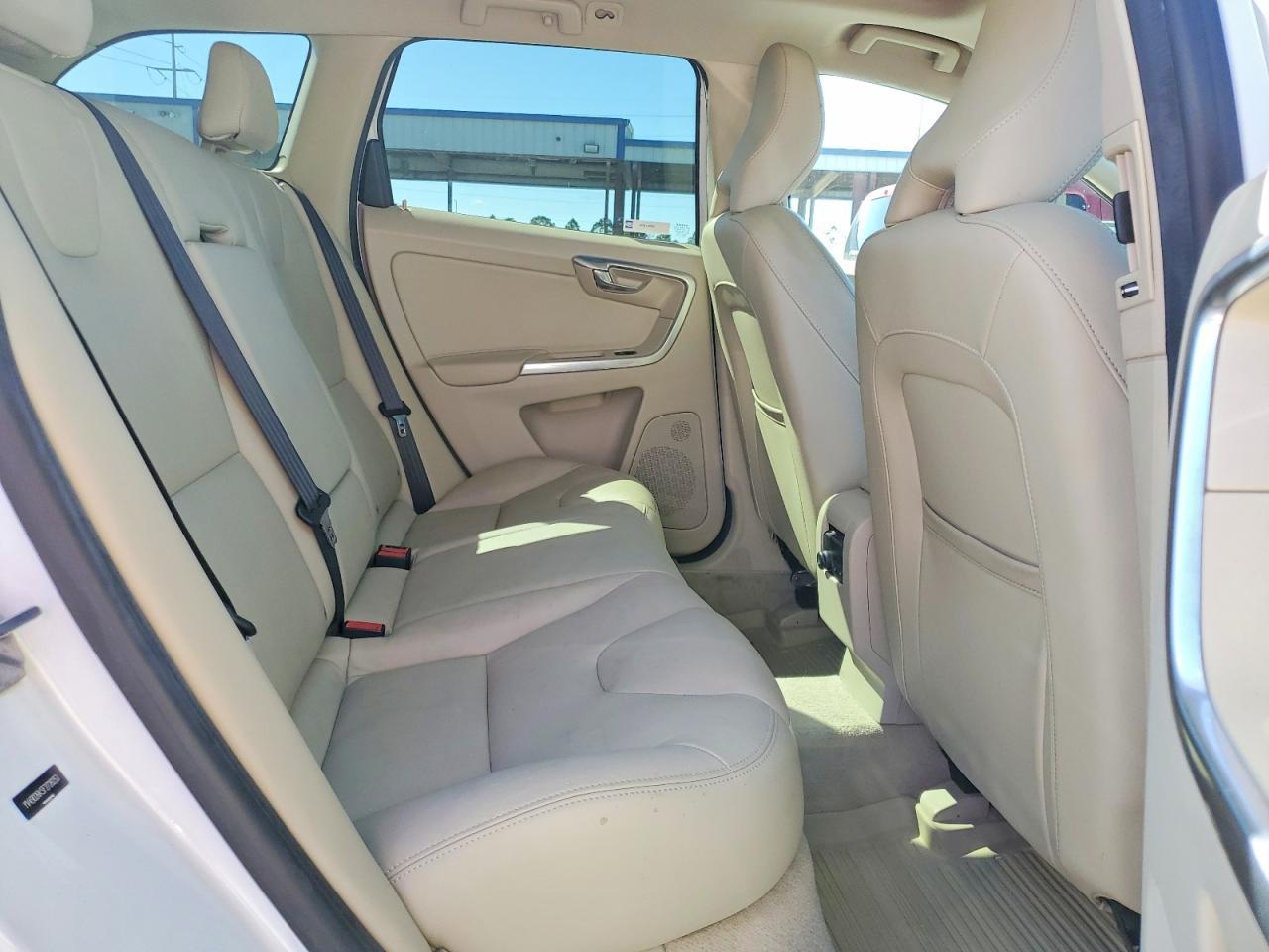 2015 VOLVO XC60