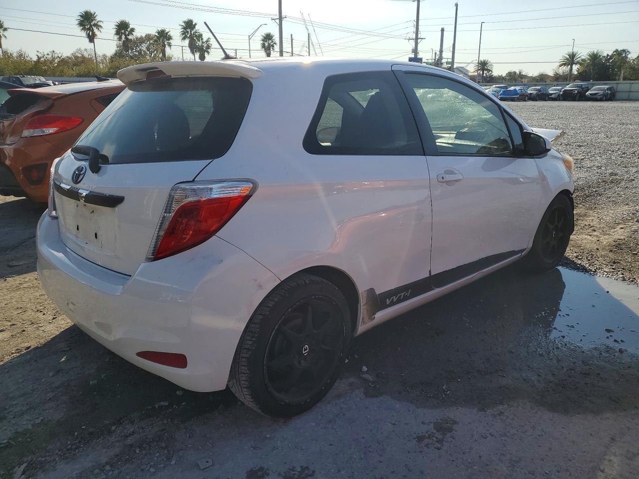 2012 TOYOTA YARIS