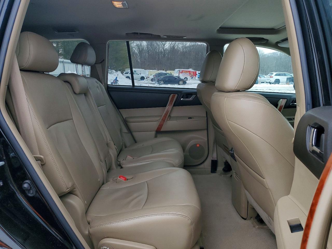 2010 TOYOTA HIGHLANDER