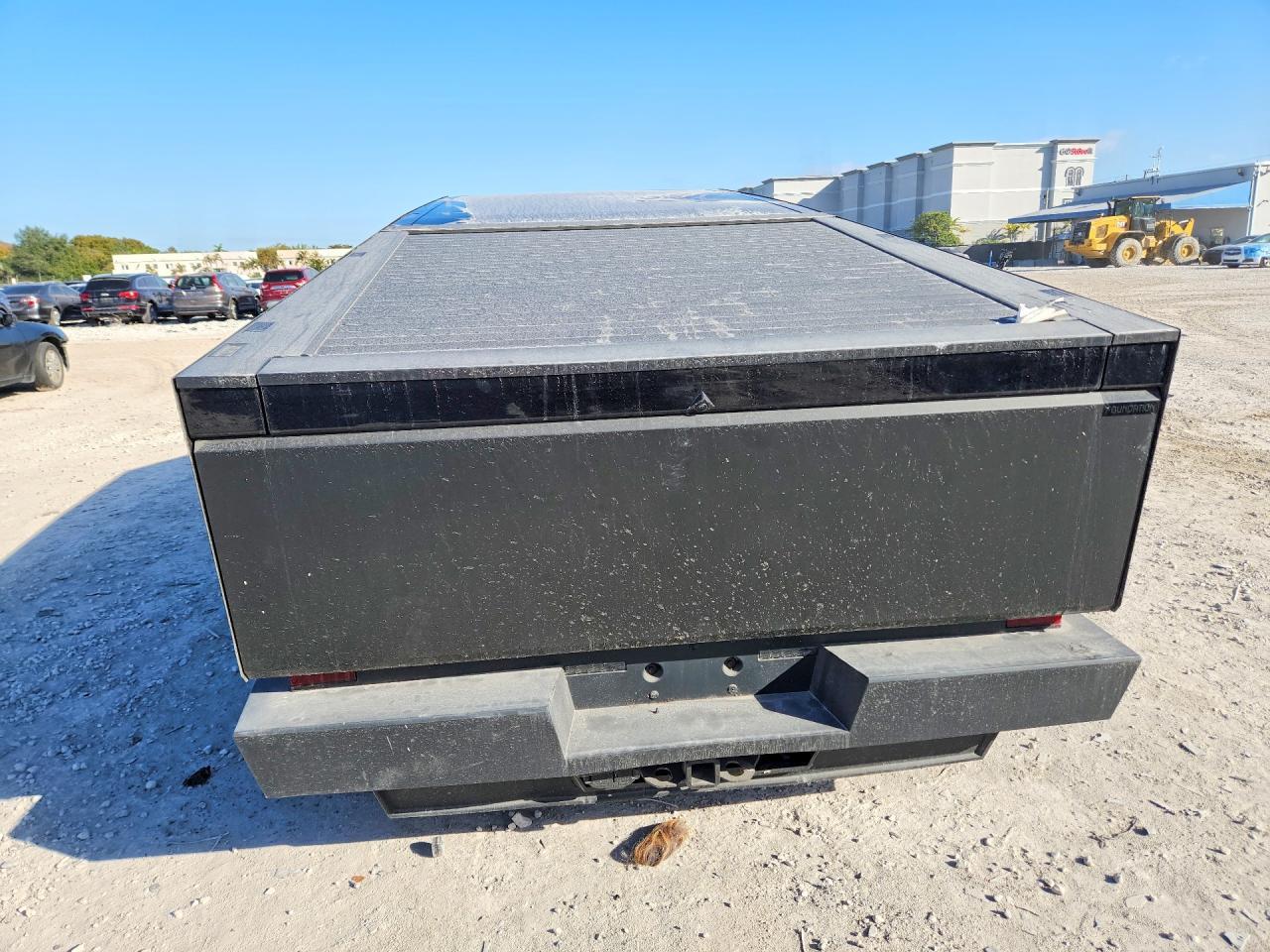 2024 TESLA Cybertruck