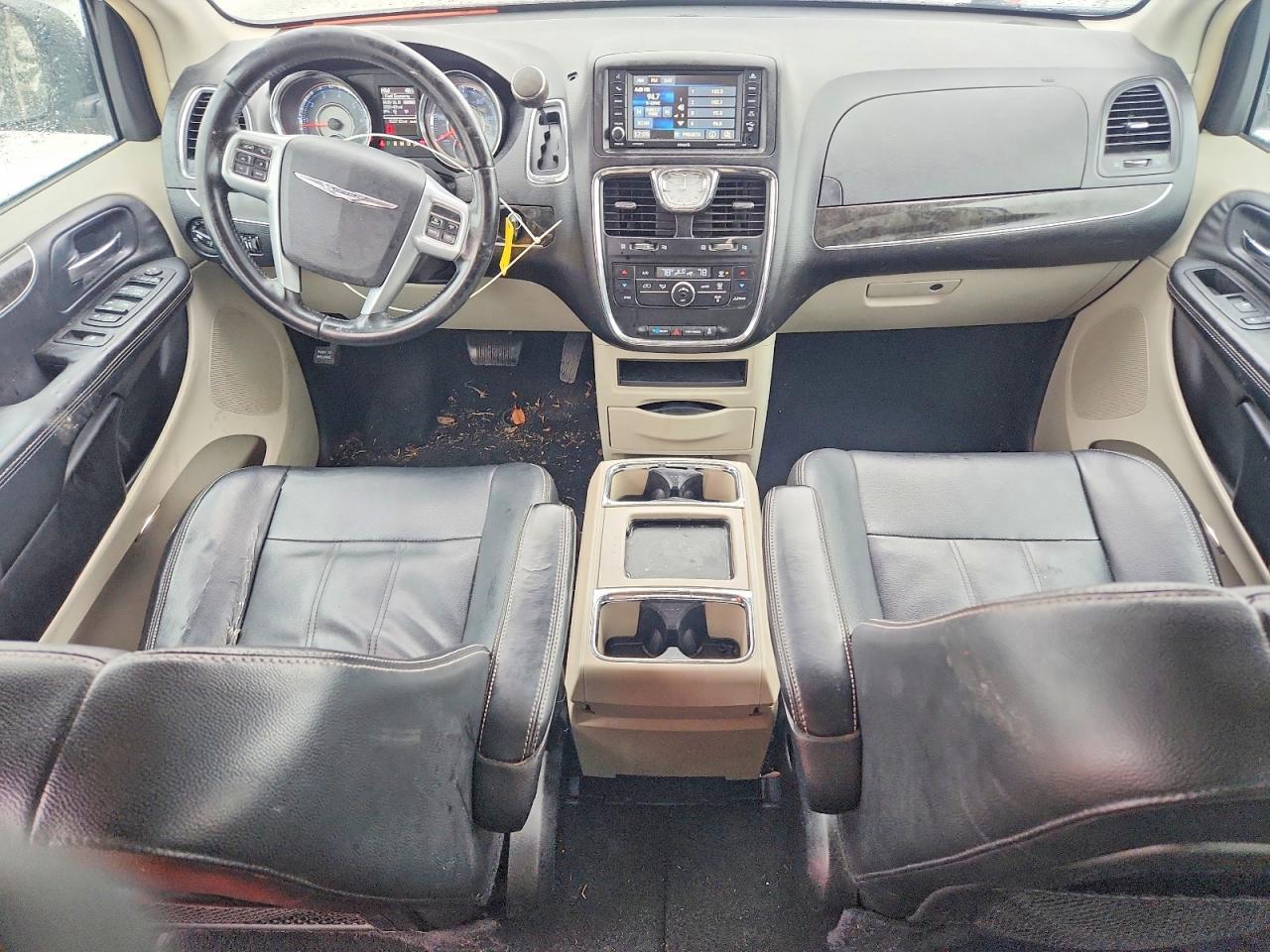 2014 CHRYSLER Town & Cnt