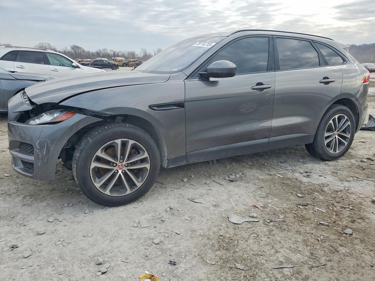 2017 JAGUAR F-Pace