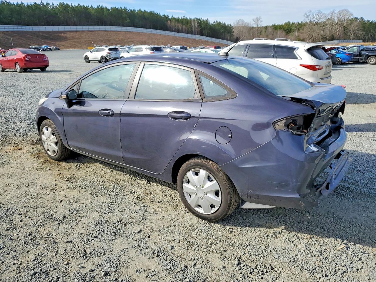 2013 FORD Fiesta