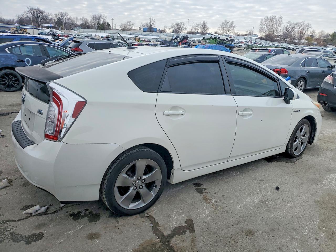 2013 TOYOTA PRIUS