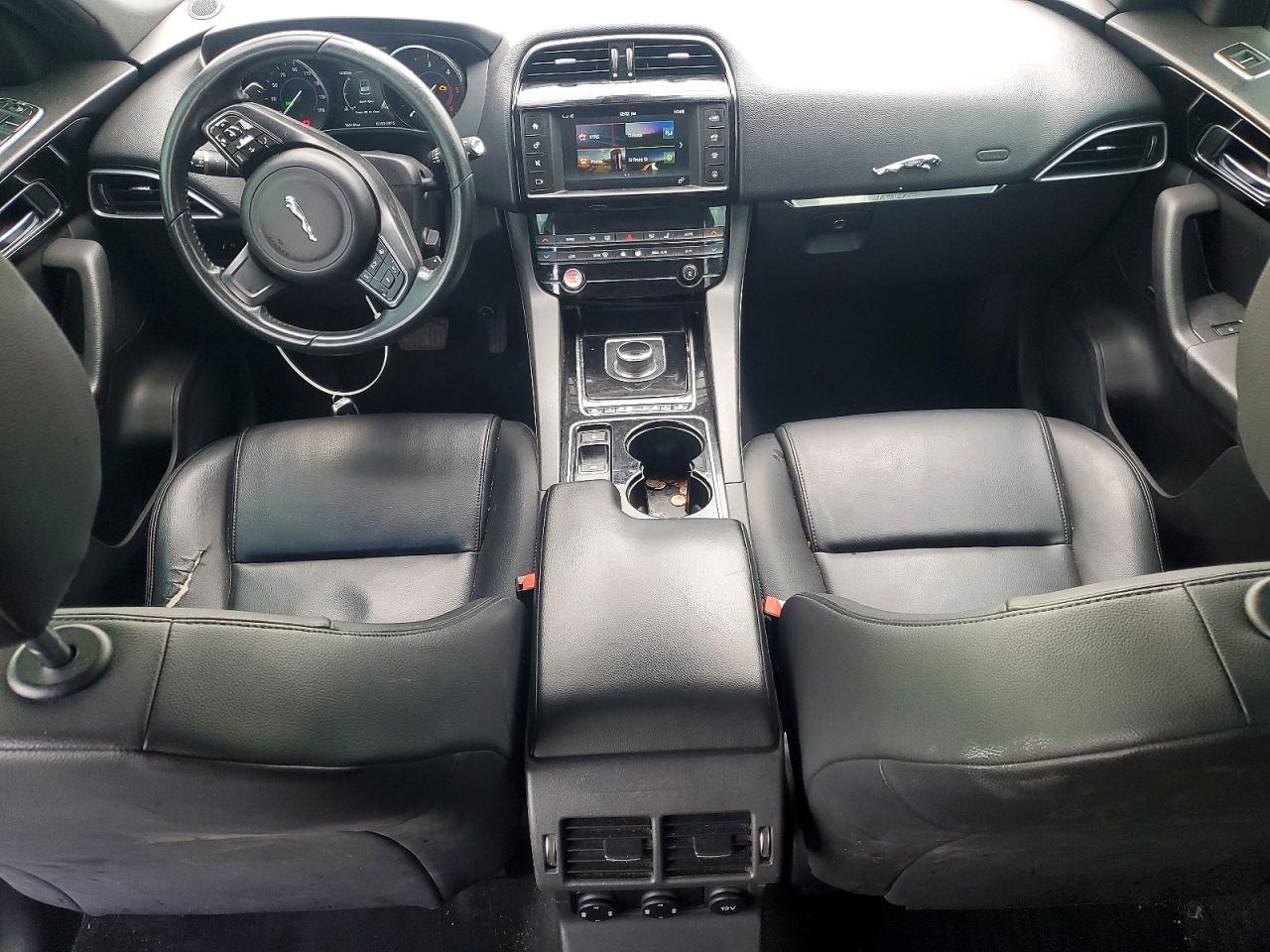 2017 JAGUAR F-Pace
