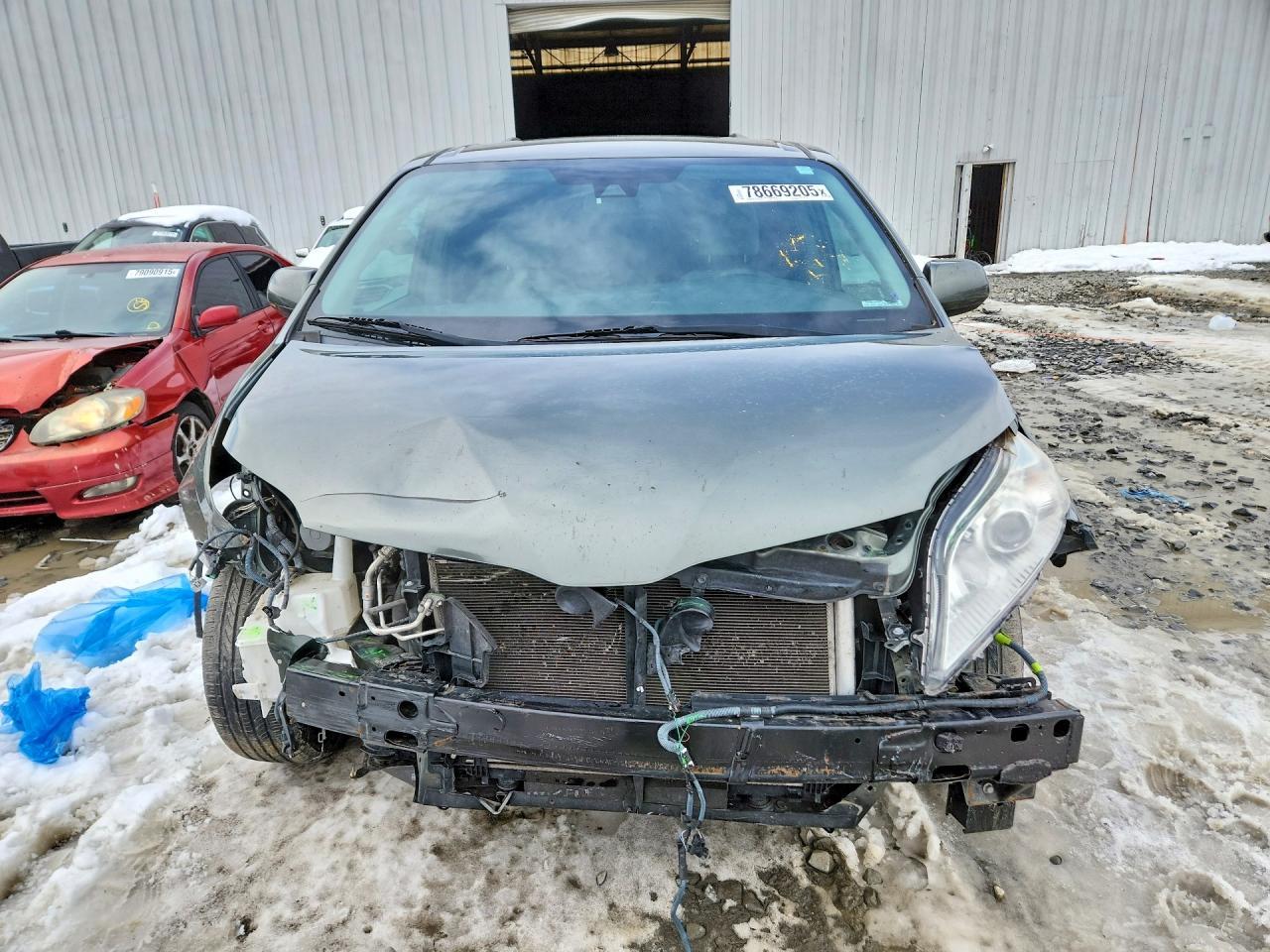 2019 TOYOTA SIENNA