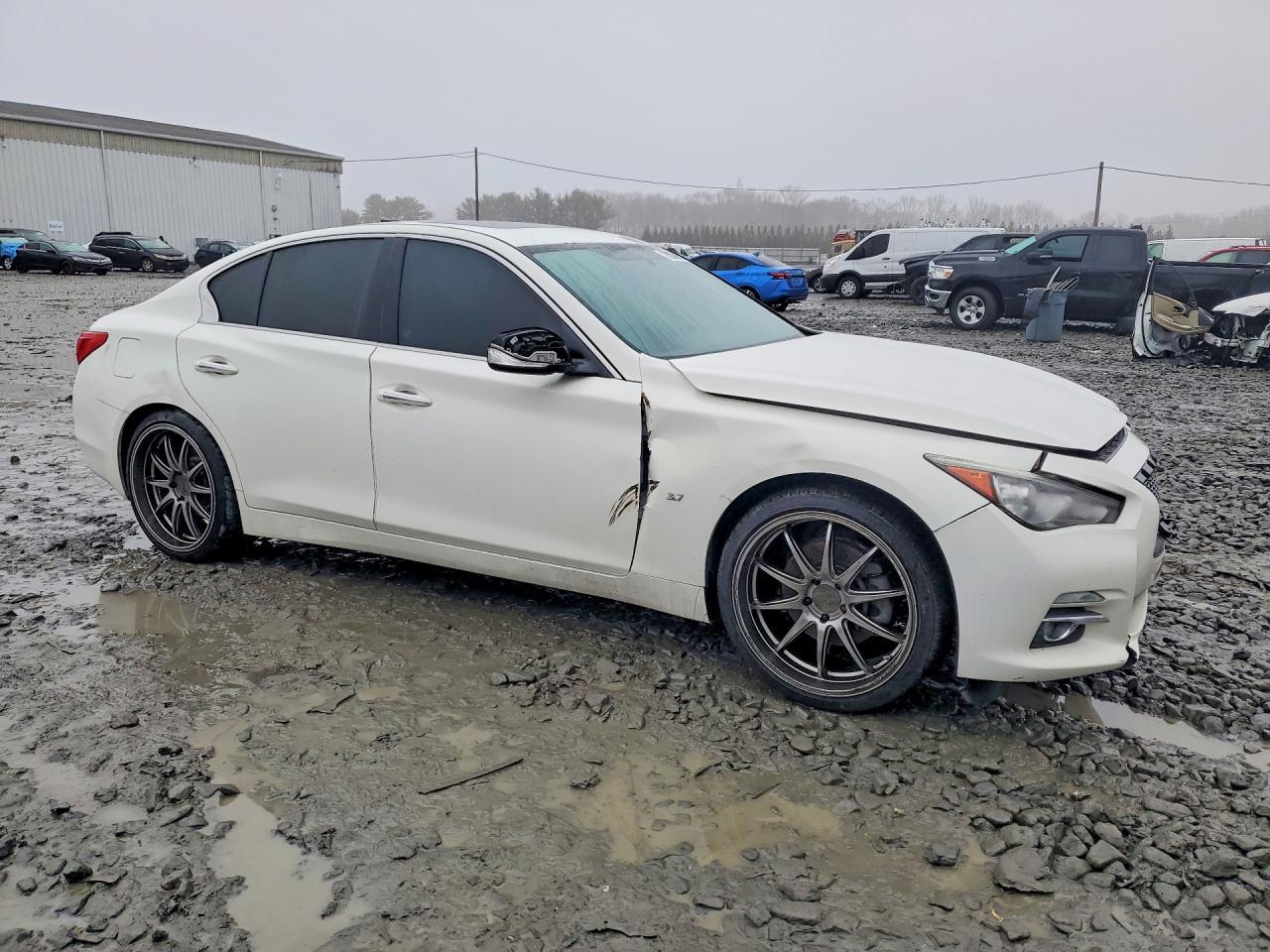 2014 INFINITI Q50