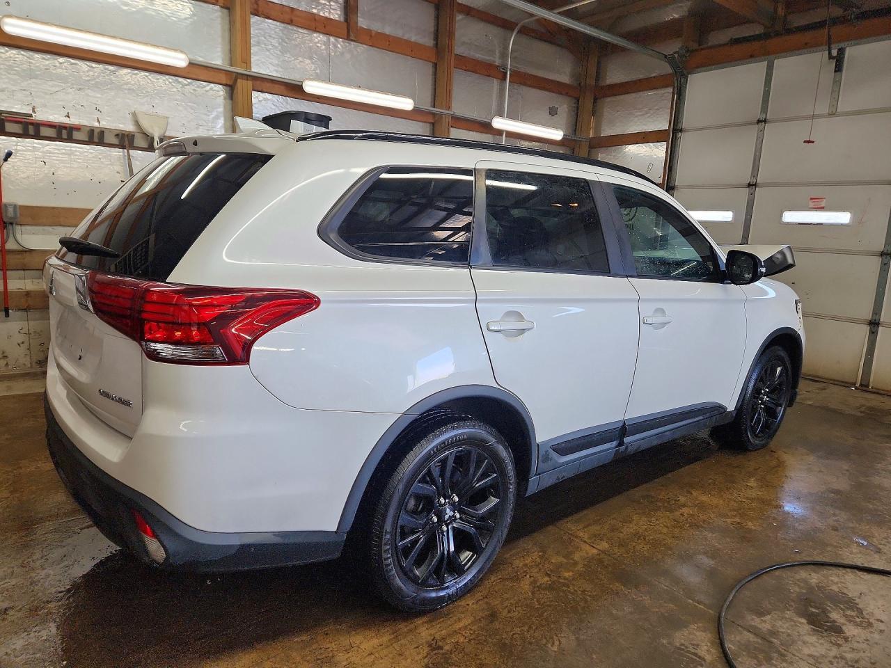 2018 MITSUBISHI outlander