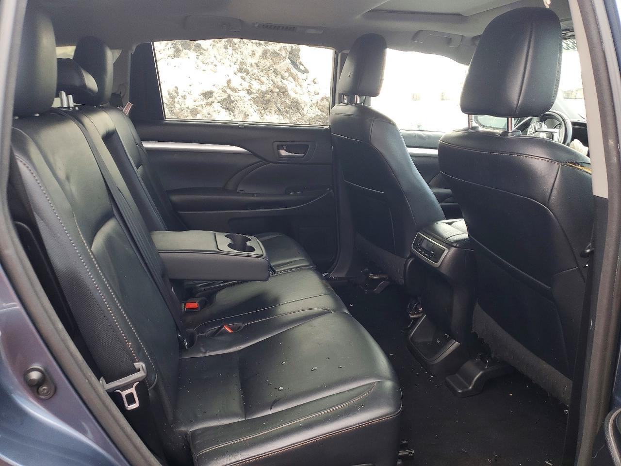 2017 TOYOTA HIGHLANDER