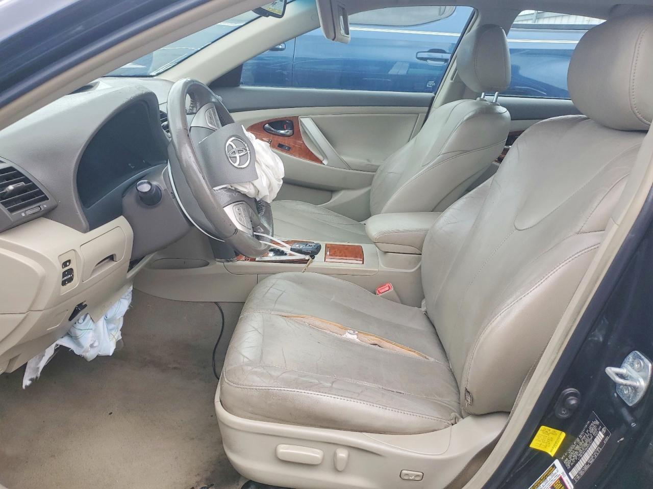 2011 TOYOTA CAMRY