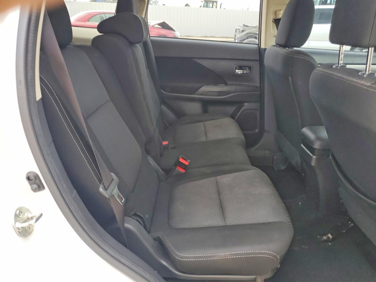 2017 MITSUBISHI outlander