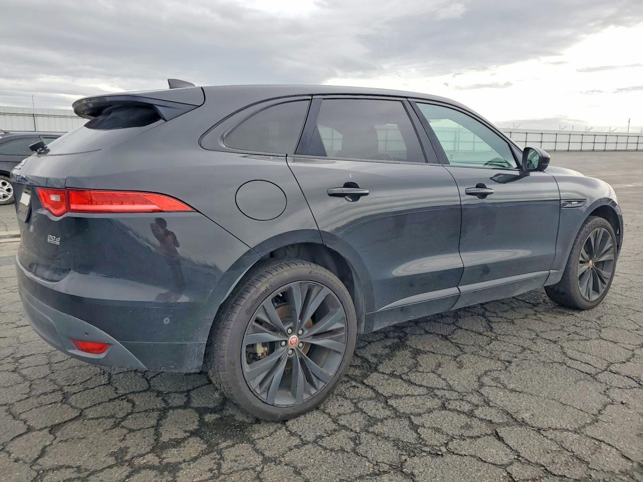 2017 JAGUAR F-Pace