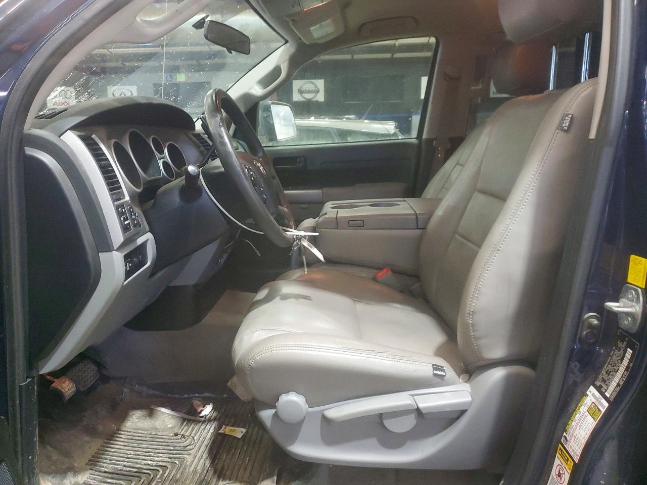 2011 TOYOTA TUNDRA