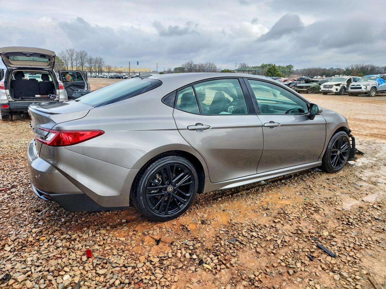2025 TOYOTA CAMRY