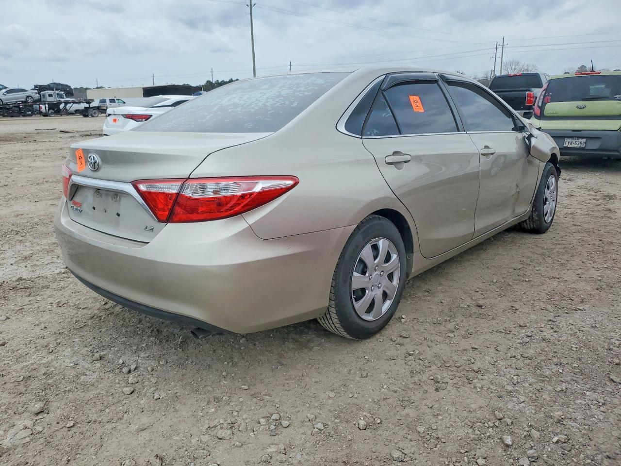 2016 TOYOTA CAMRY