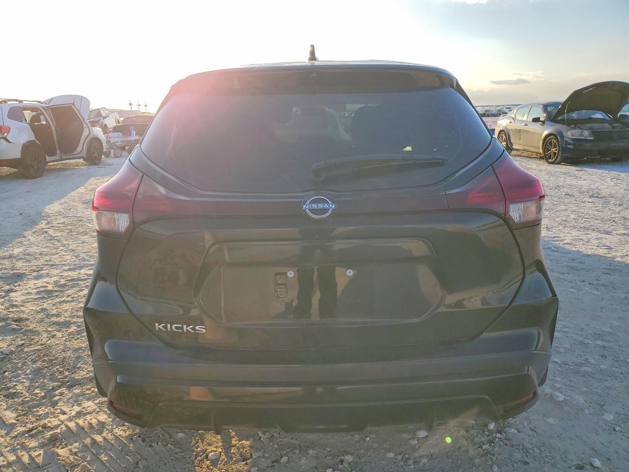 2025 NISSAN KICKS