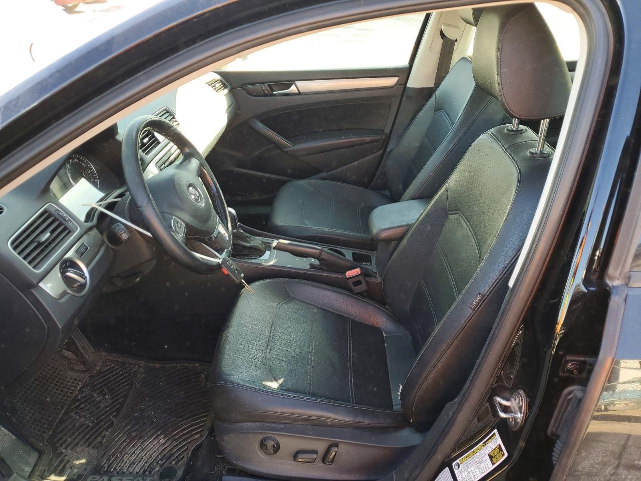 2015 VOLKSWAGEN Passat