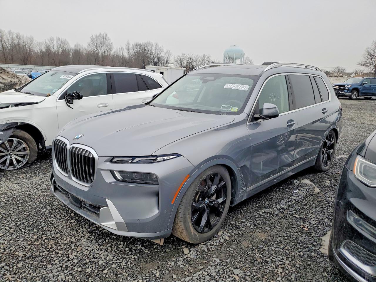2023 BMW X7